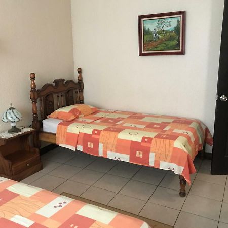 Bed and Breakfast Casa Del Suizo Desamparados  Экстерьер фото