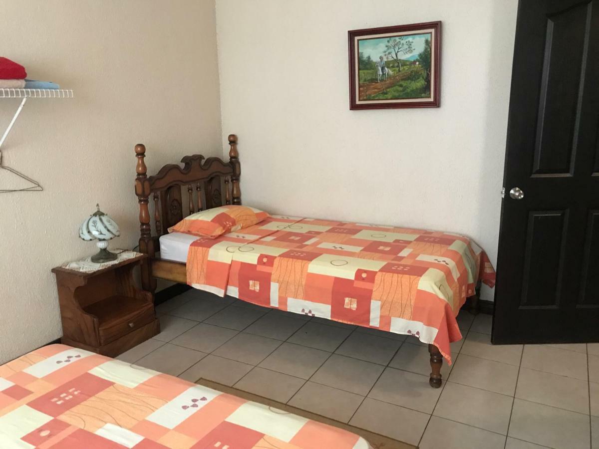 Bed and Breakfast Casa Del Suizo Desamparados  Экстерьер фото